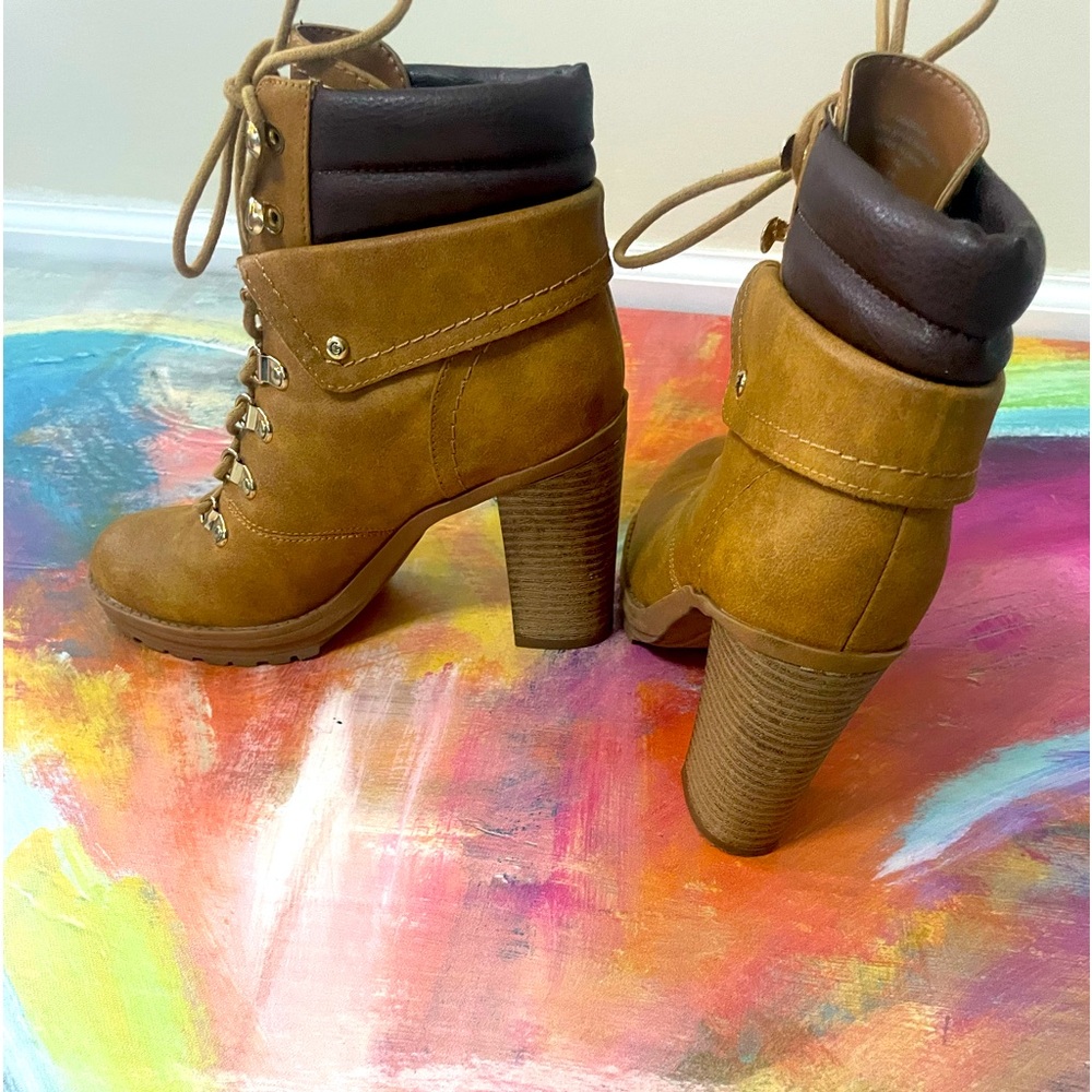 Guess timberland boots brown.  7